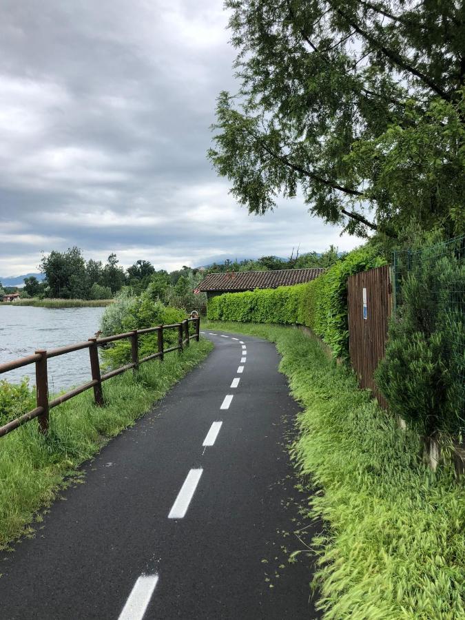 Casa Gaiani Villetta In Riva Al Lago Vista Mozzafiato Varano Borghi エクステリア 写真