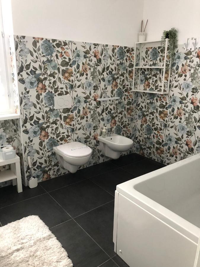 Casa Gaiani Villetta In Riva Al Lago Vista Mozzafiato Varano Borghi エクステリア 写真